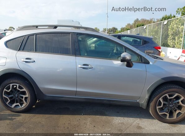 JF2GPALC0H8253131 2017 SUBARU CROSSTREK Silver Widok wnętrza z tyłu