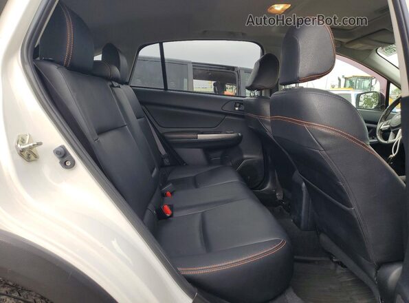 JF2GPALC9G8331193 2016 SUBARU CROSSTREK White Սալոնի հետևի տեսք