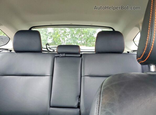 JF2GPALC9G8331193 2016 SUBARU CROSSTREK White Հետևի նստատեղերի տեսք