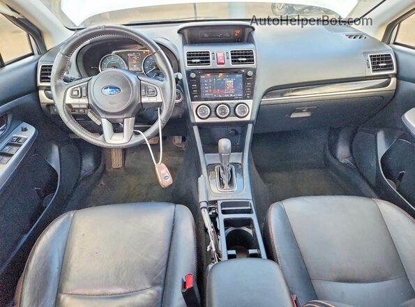 JF2GPANC0H8243129 2017 SUBARU CROSSTREK Silver Vista del salpicadero