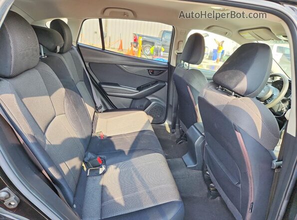 JF2GTAAC1JH233457 2018 SUBARU CROSSTREK Черный Вид задней части салона