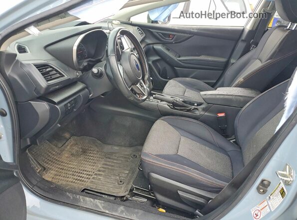 JF2GTABC2JH320718 2018 SUBARU CROSSTREK Синий Вид салона спереди