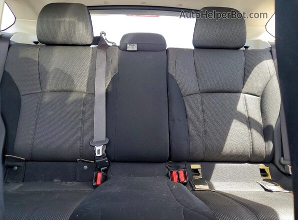 JF2GTABC3NH207012 2022 SUBARU CROSSTREK White Հետևի նստատեղերի տեսք