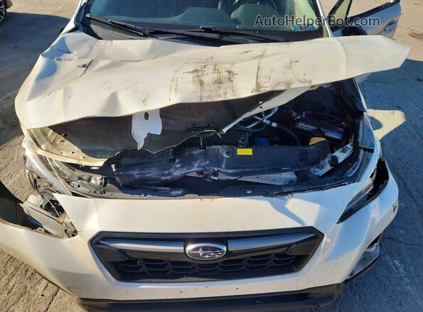 JF2GTABC7JH211879 2018 SUBARU CROSSTREK White ძრავის განყოფილების ხედი