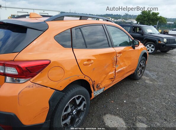 JF2GTABC7JH317300 2018 SUBARU CROSSTREK Оранжевый Вид спереди