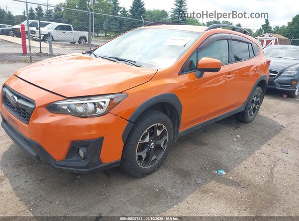 JF2GTABC7JH336932 2018 SUBARU CROSSTREK Orange Vista tres cuartos delantera izquierda