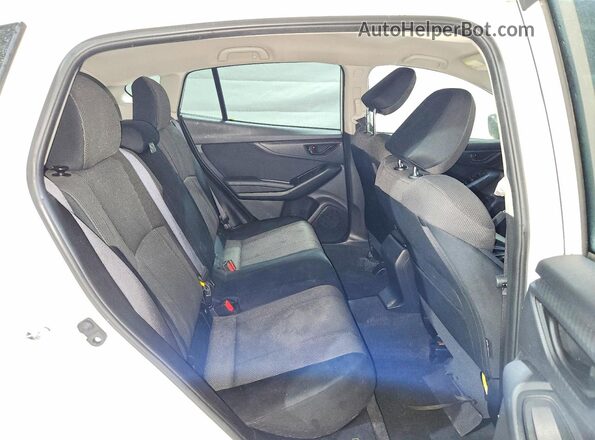JF2GTABCXN8215981 2022 SUBARU CROSSTREK White Հետևի նստատեղերի տեսք