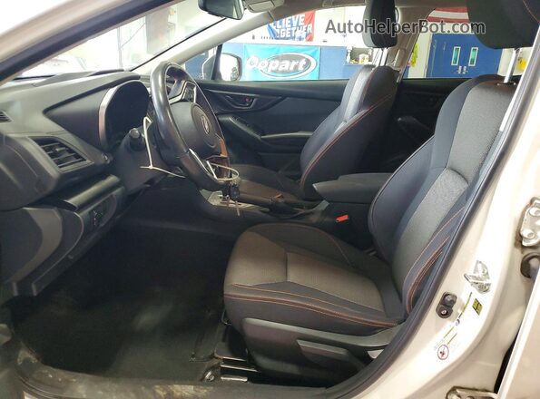 JF2GTACC1J8281165 2018 SUBARU CROSSTREK White Вид салону спереду