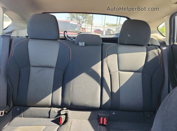 JF2GTACC3K8248413 2019 SUBARU CROSSTREK Silver Widok tylnych siedzeń