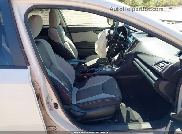JF2GTACC5K8233685 2019 SUBARU CROSSTREK White Вид салону спереду