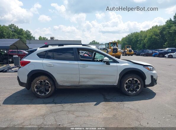 JF2GTACC7NG252460 2022 SUBARU CROSSTREK White Вид задньої частини салону