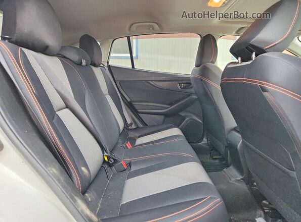 JF2GTADC0J8230643 2018 SUBARU CROSSTREK Белый Вид задних сидений