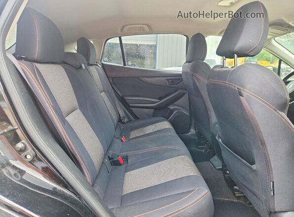 JF2GTADC5JH266232 2018 SUBARU CROSSTREK Black Widok tylnych siedzeń