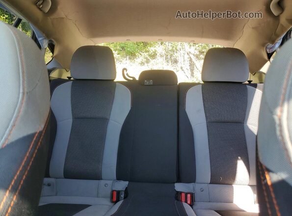 JF2GTADC7JH218151 2018 SUBARU CROSSTREK Gray Widok tylnych siedzeń