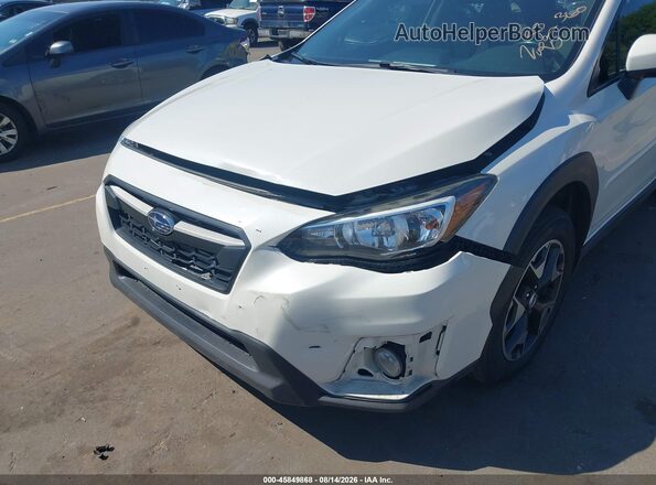 JF2GTADC7JH268208 2018 SUBARU CROSSTREK White Դիմացի տեսք