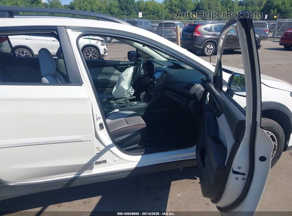 JF2GTADC7JH268208 2018 SUBARU CROSSTREK White Սալոնի դիմացի տեսք