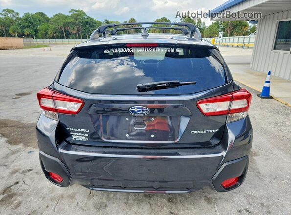 JF2GTAEC8K8279685 2019 SUBARU CROSSTREK Gray Rear view