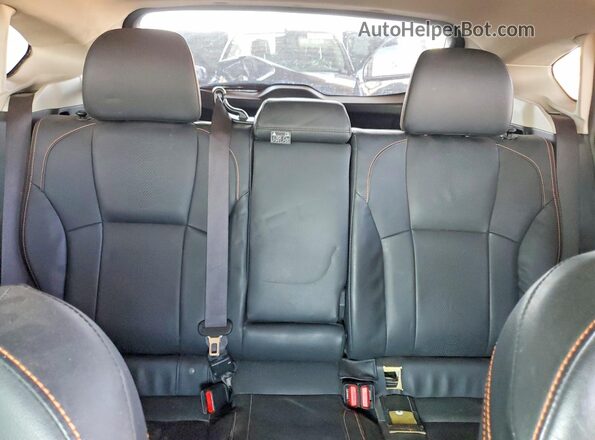JF2GTAJC9JH305845 2018 SUBARU CROSSTREK Silver Հետևի նստատեղերի տեսք