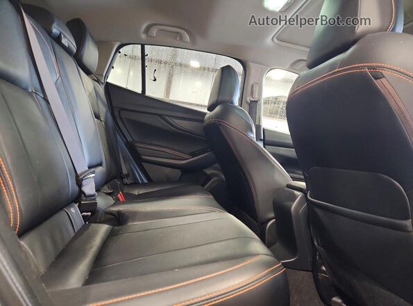 JF2GTALC3JH290272 2018 SUBARU CROSSTREK Silver Vista interior trasera