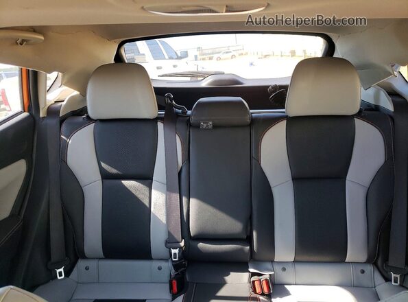 JF2GTALC3JH317972 2018 SUBARU CROSSTREK Orange Rear seats view