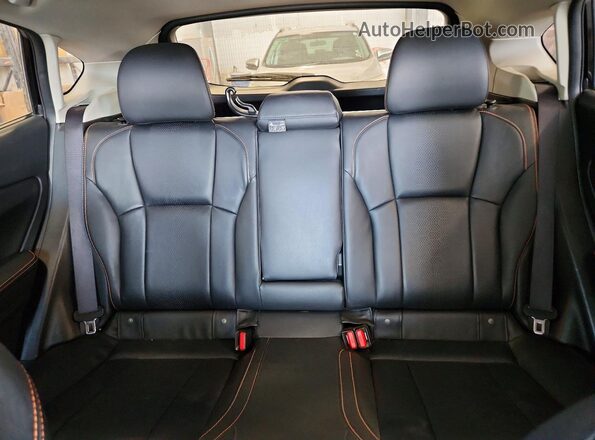 JF2GTAMC1K8300605 2019 SUBARU CROSSTREK Black Widok tylnych siedzeń
