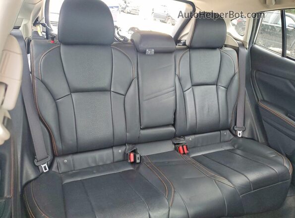 JF2GTAMC9JH282255 2018 SUBARU CROSSTREK Silver Rear seats view