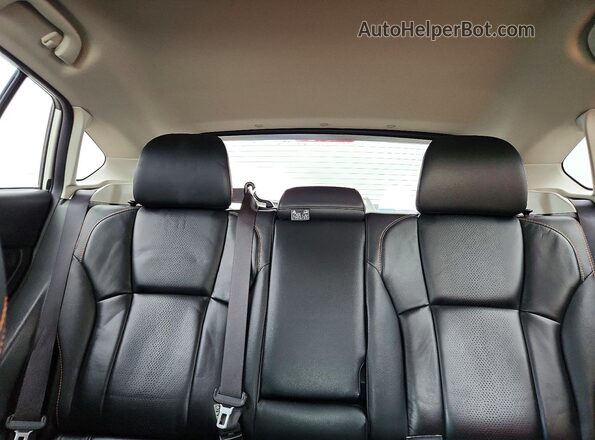 JF2GTANC0KH347834 2019 SUBARU CROSSTREK White Widok tylnych siedzeń