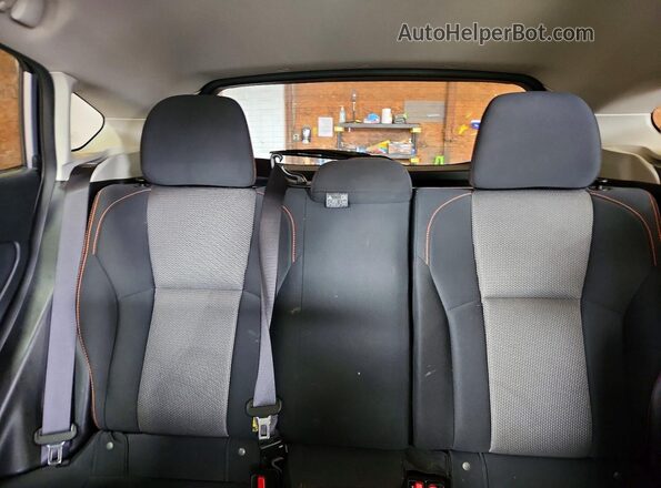 JF2GTAPC1M8328614 2021 SUBARU CROSSTREK Silver უკანა სავარძლების ხედი
