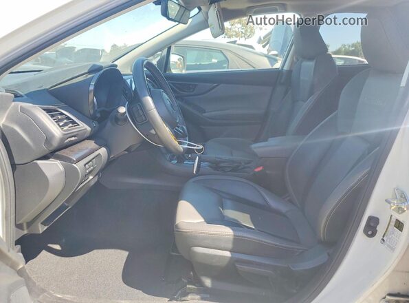 JF2GTHSC5NH252090 2022 SUBARU CROSSTREK Gray Front interior view
