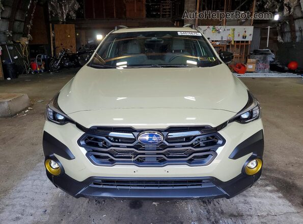 JF2GUSGD6T8230978 2026 SUBARU CROSSTREK Beige Դիմացի տեսք