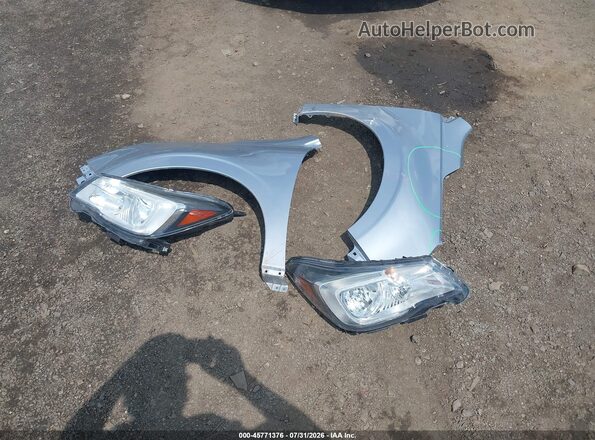 JF2SJAAC4JG607677 2018 SUBARU FORESTER Silver ხელსაწყოთა პანელის ხედი