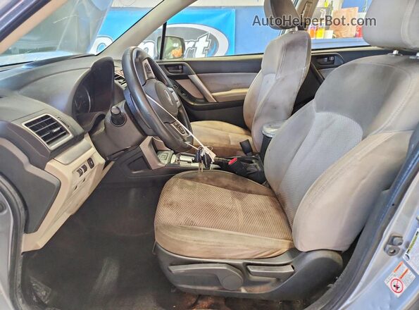 JF2SJABC3HH539276 2017 SUBARU FORESTER Silver Вид салону спереду