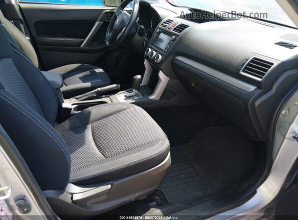 JF2SJABC6GH421057 2016 SUBARU FORESTER Silver Вид салону спереду