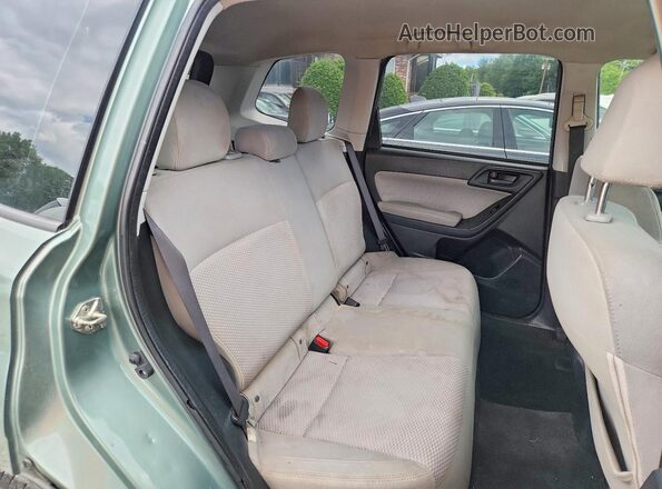 JF2SJABC6HH543368 2017 SUBARU FORESTER Green უკანა სალონის ხედი