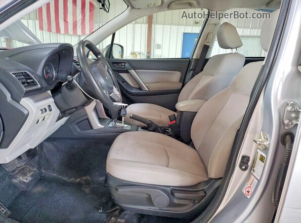 JF2SJABC7HH593163 2017 SUBARU FORESTER Серебряный Вид салона спереди