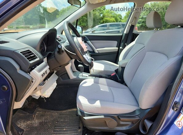 JF2SJABC8HH465613 2017 SUBARU FORESTER Blue Widok wnętrza z przodu