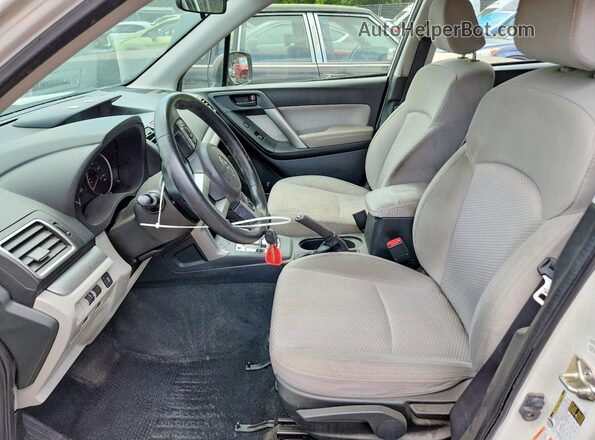 JF2SJABC9HH485661 2017 SUBARU FORESTER White Սալոնի դիմացի տեսք