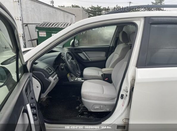 JF2SJADC0GH524259 2016 SUBARU FORESTER White Вид салону спереду