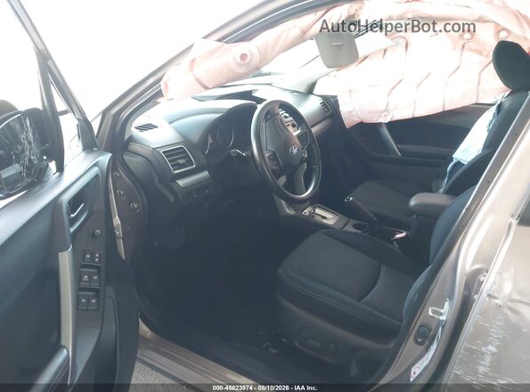 JF2SJADC1GH449393 2016 SUBARU FORESTER Beige Вид салону спереду