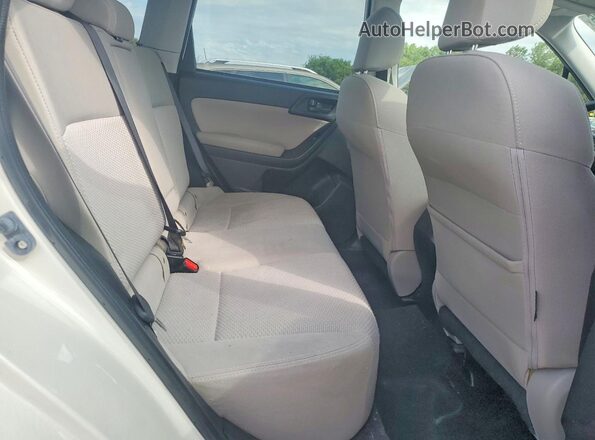 JF2SJADC4GH498670 2016 SUBARU FORESTER White უკანა სალონის ხედი