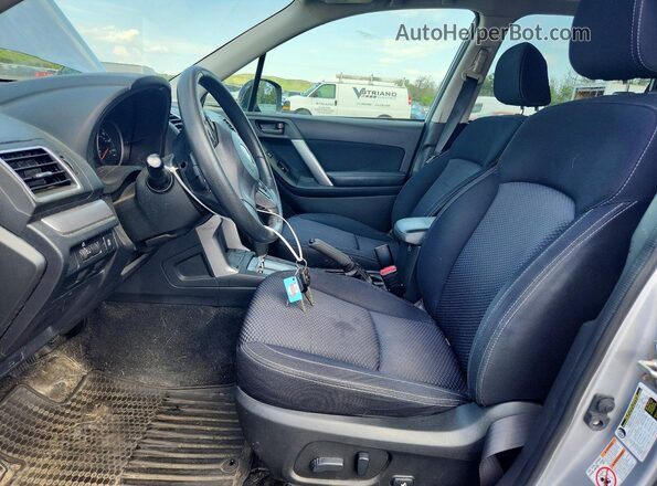 JF2SJADC6GH492059 2016 SUBARU FORESTER Gray Widok wnętrza z przodu