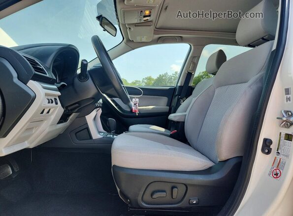 JF2SJADC7HH405397 2017 SUBARU FORESTER White Front interior view