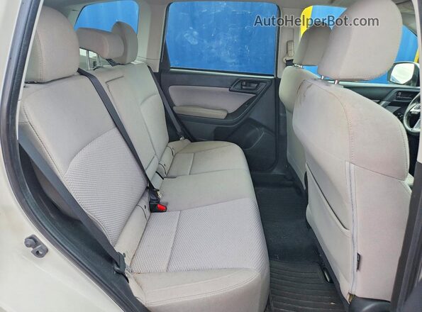 JF2SJAEC0HH512189 2017 SUBARU FORESTER White Vista interior trasera