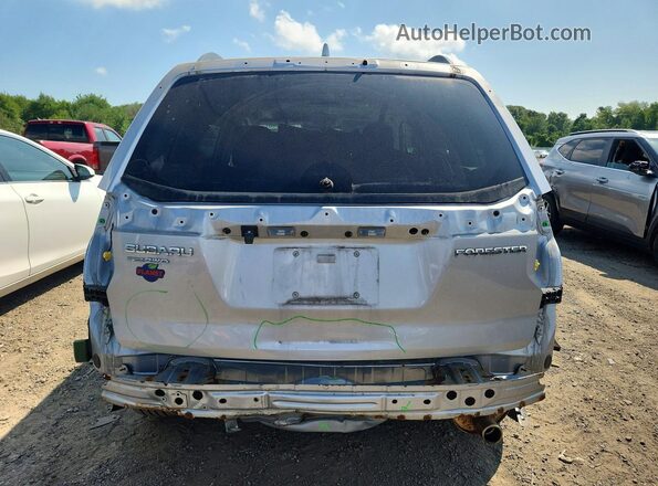 JF2SJAEC0JH563696 2018 SUBARU FORESTER Серебряный Вид сзади