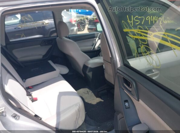 JF2SJAEC2HH514218 2017 SUBARU FORESTER Silver Widok naklejki z numerem VIN