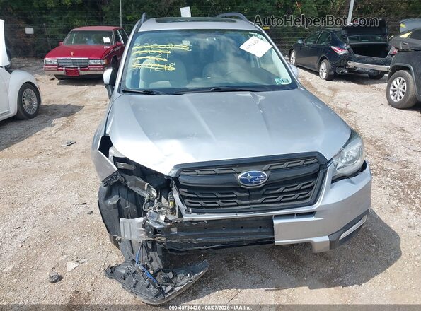 JF2SJAEC2HH514218 2017 SUBARU FORESTER Silver Widok z przodu
