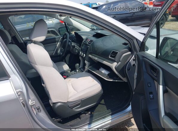 JF2SJAEC2HH514218 2017 SUBARU FORESTER Silver Widok wnętrza z przodu