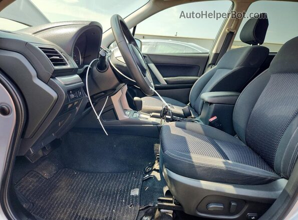 JF2SJAEC2HH528958 2017 SUBARU FORESTER Silver Вид салону спереду