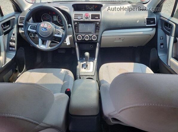 JF2SJAEC2HH596435 2017 SUBARU FORESTER Red Առջևի վահանակի տեսք