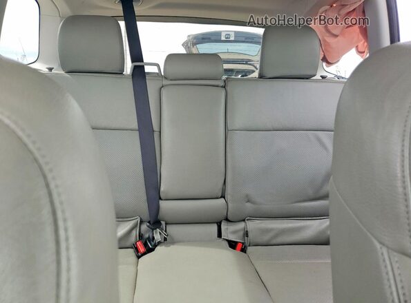 JF2SJAEC2HH805172 2017 SUBARU FORESTER White Vista de los asientos traseros